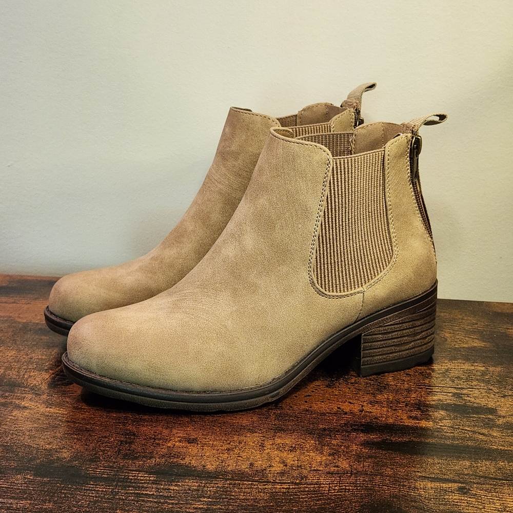 Pierre Dumas Taupe Ankle Booties
